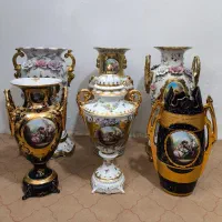 گلدان و کاپ های بزرگ کنارسالنی