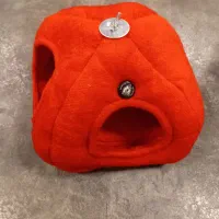 مخفیگاه،خوراک و لوازم جانبی، تشویقی|لوازم جانبی حیوانات|رباط‌کریم, رباط‌کریم|دیوار