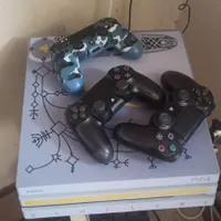 پلی استیشن ۴ پرو باندل god of war چهار دسته