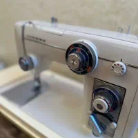 چرخ خیاطی ژانومه و میز چرخ|چرخ خیاطی و ریسندگی|قشم, |دیوار