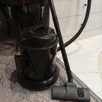 جارو برقی و دو عدد گلدان