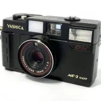 دوربین قدیمیِ یاشیکا