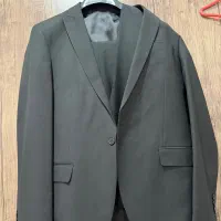۳ دست کت شلوار شیک و ۲ عدد شلوار پارچه ای تمیز