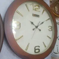 ساعت دیواری چوبی