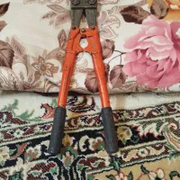 قیچی آهن بری|ابزارآلات|تربت‌حیدریه, منظر|دیوار