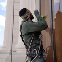 کار درارتفاع باطناب بدون داربست|خدمات پیشه و مهارت|ایوان, |دیوار