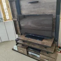 کمد تلویزیون در حد نو بدون خرابی جنس ام دی اف