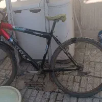 ماشین شارژی و دوچرخه