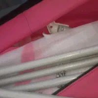 تخت کنار مادر