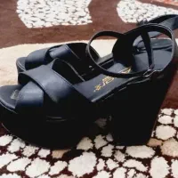 کفش پاشنه بلند