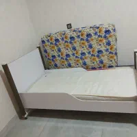 تخت نوجوان