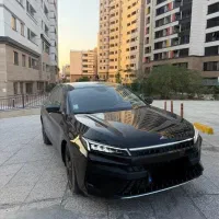 کی‌ام‌سی J7، مدل ۱۴۰۲‌ ۹تا کار