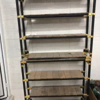 رگال و قفسه و دکور