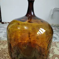 شیشه بزرگ نوشیدنی