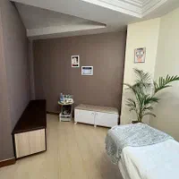 اجاره اتاق بزرگ در سالن زیبایی بر اصلی گلسار|اجارهٔ دفتر کار، اتاق اداری، مطب|رشت, گلسار|دیوار
