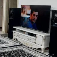 میز تلویزیون  سفید