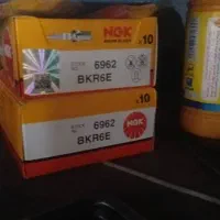 شمع ماشین پایه کوتاه سوزنی با جرقه زنی خوب عالی|قطعات یدکی و لوازم جانبی|شیراز, کلاهدوز|دیوار