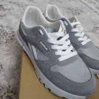 دو جفت کتونی و کفش مردانه