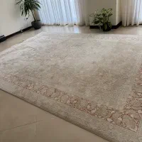 فرش کاملا نو بدون هیچ گونه پارگی