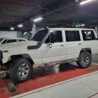 پاترول سفید ۴درب مدل ۷۱ اورحال شده