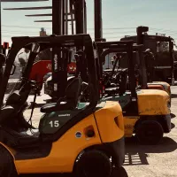 اجاره و خدمات لیفتراک