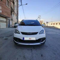 ام وی ام 315 هاچبک