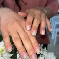 خدمات تخصصی ناخن