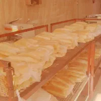 نان باگت وشیرینی و بربری