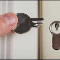 قفل ساز قفلساز کلیدسازکلیدسازی ریموت بازکردن ماشین|خدمات پیشه و مهارت|مشهد, جانباز|دیوار