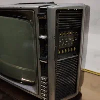 تلویزیون قدیمی فیلیپس نوستالژیک|کلکسیون اشیاء عتیقه|قرچک, میرزائی شمالی|دیوار