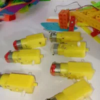 قطعات رباتیک|اسباببازی|رشت, لاکانی|دیوار