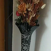 گلدان و گلها