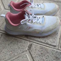 فروش کفش اسپورت در حد نو