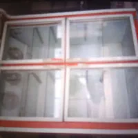 یخچال و قفسه مغازه