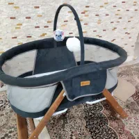 تخت گهواره‌ای چوبی فرحان، زیبا،مستحکم و مطمئن|تخت و صندلی بچه|تهران, شهید رجایی|دیوار