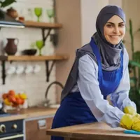 نیروی خانم پایبند به مسائل مذهبی امور خانه داری