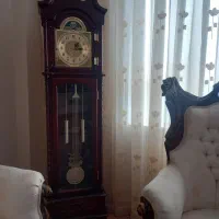 ساعت کنار سالنی