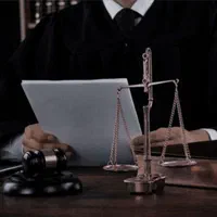 وکیل پایه یک دادگستری