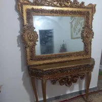 آینه کنسول و گلدان