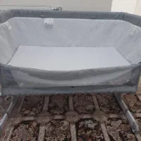 تخت کنار مادر نوزاد