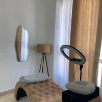 مژه کار به صورت اجاره ای
