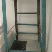 چهار پایه فلزی