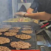 نیرو اقا جوان|استخدام خدمات فروشگاه و رستوران|نجف‌آباد, طالقانی|دیوار