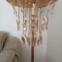 آباژور ایستاده