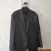 کت وشلوار در حد نو فقط 2بار استفاده شده