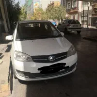 راننده با خودرو مسلط به زبان انگلیسی