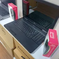 لپتاپcore i5رم8هاردssd  گرافیک2کاملانوباکارتن|رایانه همراه|تهران, پونک|دیوار