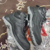 کفش ولباس کار