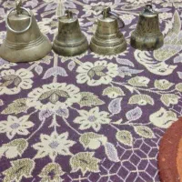 زنگ قدیمی برنجی ناقوسی