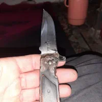 چاقو به فروش می‌رسه